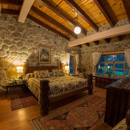 Hotel Rancho San Cayetano Ситакуаро Экстерьер фото