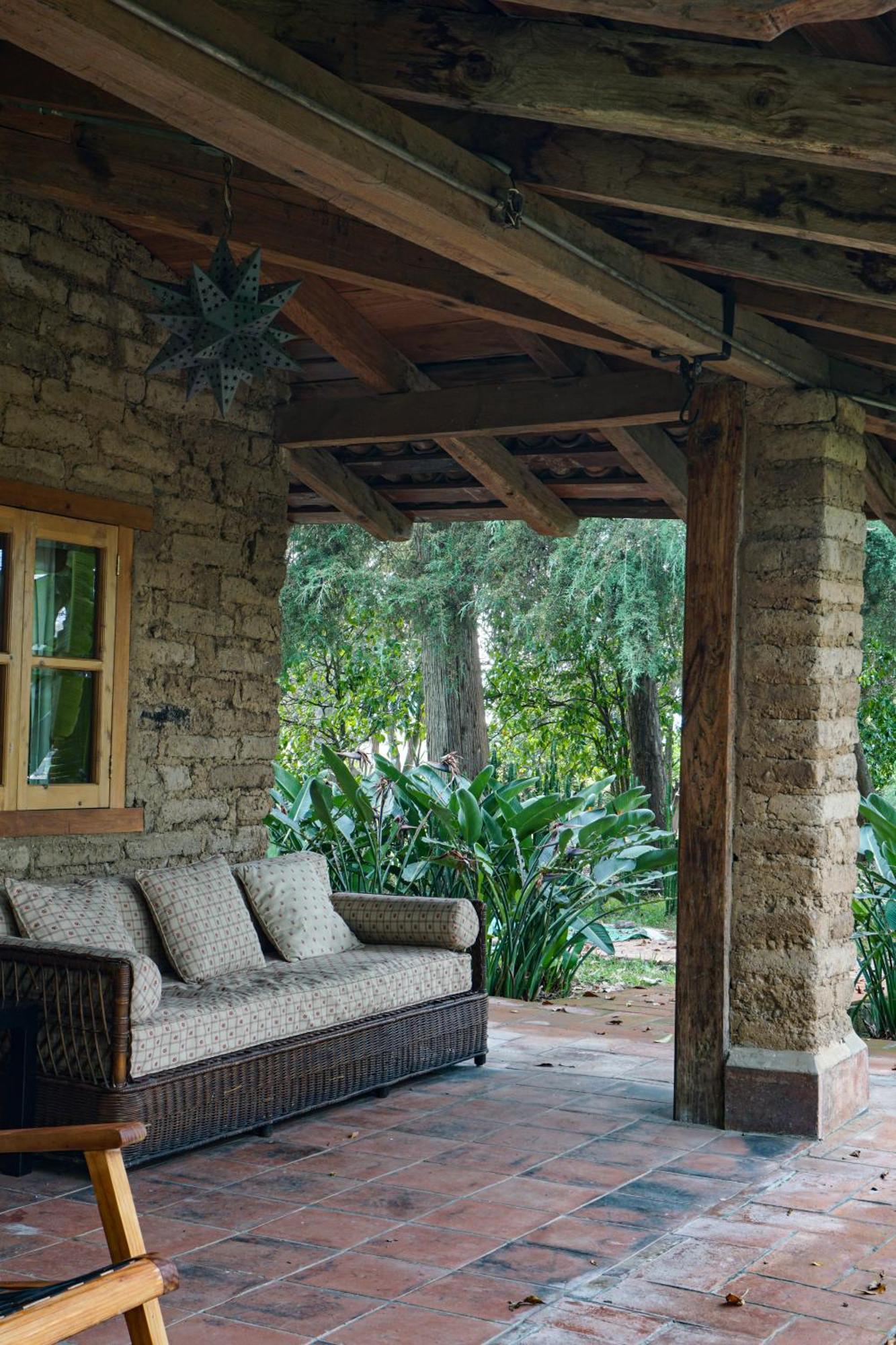 Hotel Rancho San Cayetano Ситакуаро Экстерьер фото