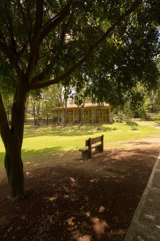 Hotel Rancho San Cayetano Ситакуаро Экстерьер фото