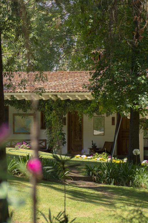 Hotel Rancho San Cayetano Ситакуаро Экстерьер фото
